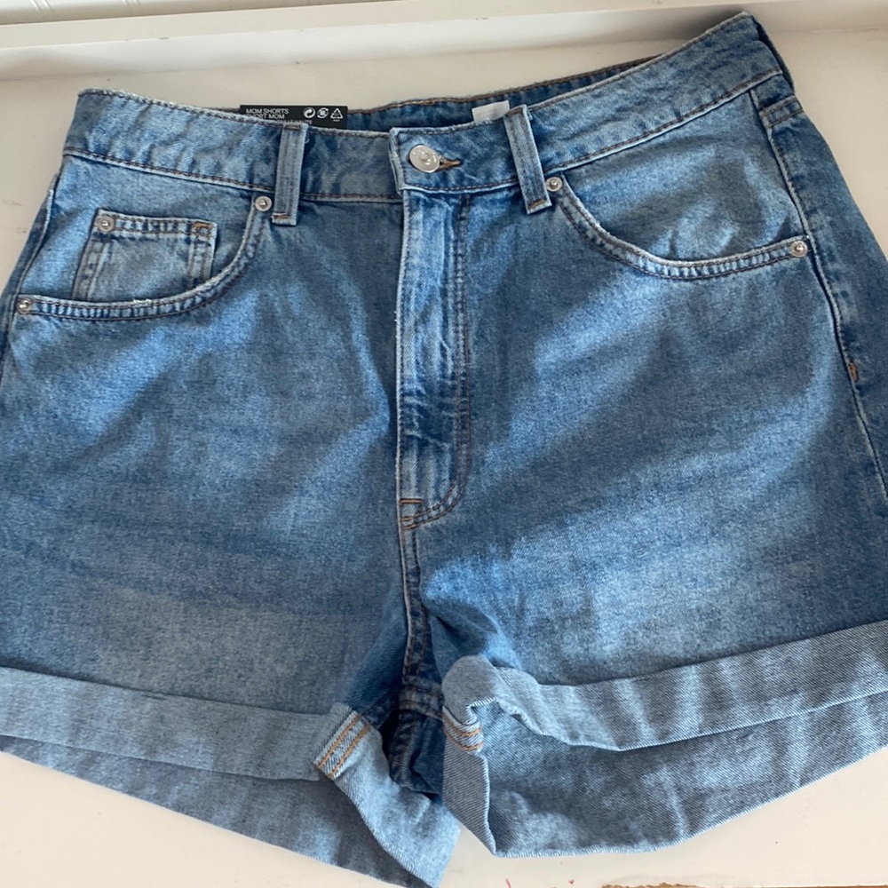 Blue loose jean shorts